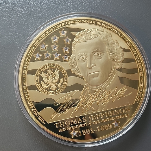 Big Gold Commemorative Coins with Presidential Portraits - Picture 3 of 7